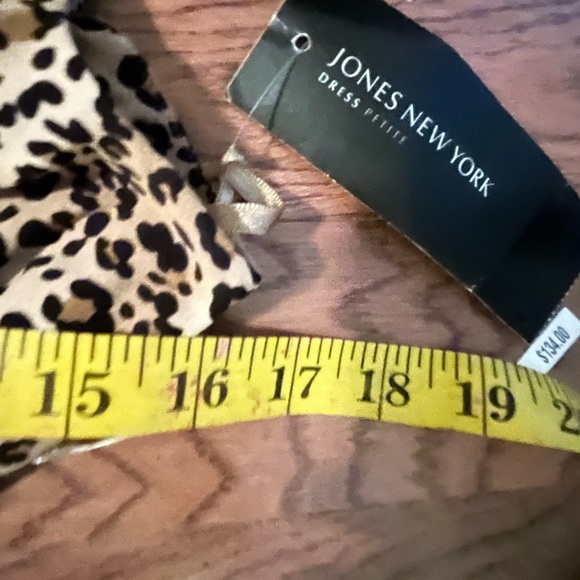 Jones New York Leopard Print Fitted Dress - Picture 11 of 12